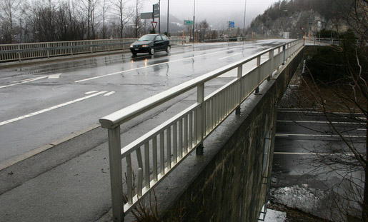 Vorher: Brücke B70 beim Anschluss Brienz vor Beginn der Sanierungsarbeiten